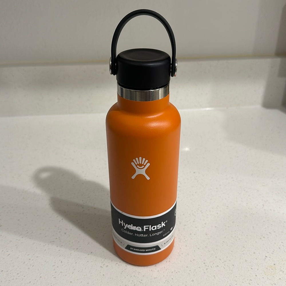 18 oz Standard Mouth Hydro Flask Orange